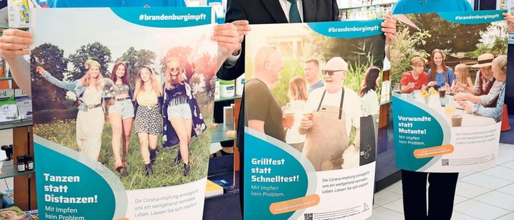 Kampagnenstart. Mit Plakaten will das Land für die Impfung gegen das Coronavirus werben.