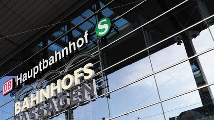 Am Hauptbahnhof kam es am Freitagabend zu einer Auseinandersetzung. 
