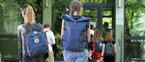 Vor dem Schulstart in Brandenburg. Die Sommerferien sind vorbei, ab Montag geht es wieder in die Schulen des Landes. 