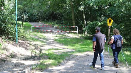 Sackgasse. Der Uferweg am Groß Glienicker See ist gesperrt