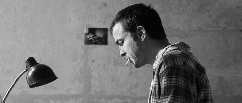 Albrecht Schuch als Thomas Brasch in "Lieber Thomas" von Andreas Kleinert, der an der Filmuni Dozent ist.