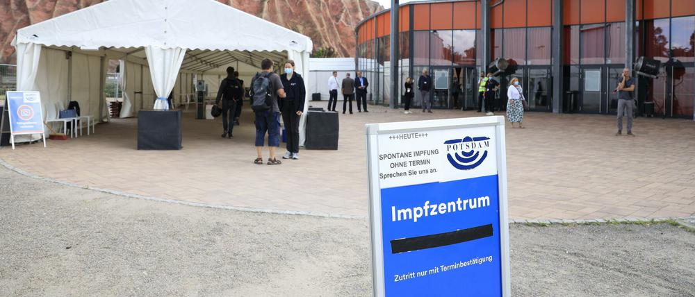 In dieser Woche gibt es in Potsdam wieder zahlreiche Impfangebote - auch im Impfzentrum in der Metropolishalle.