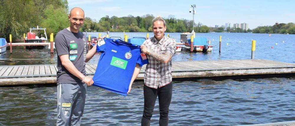 Rückkehrerin Isabel Kerschowski (hier mit Trainer Sofian Chahed) soll das Team als Kapitänin anführen.