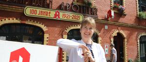 Seit 100 Jahren existiert die Plantagen-Apotheke von Apothekerin Antje Oesberg in Babelsberg.
