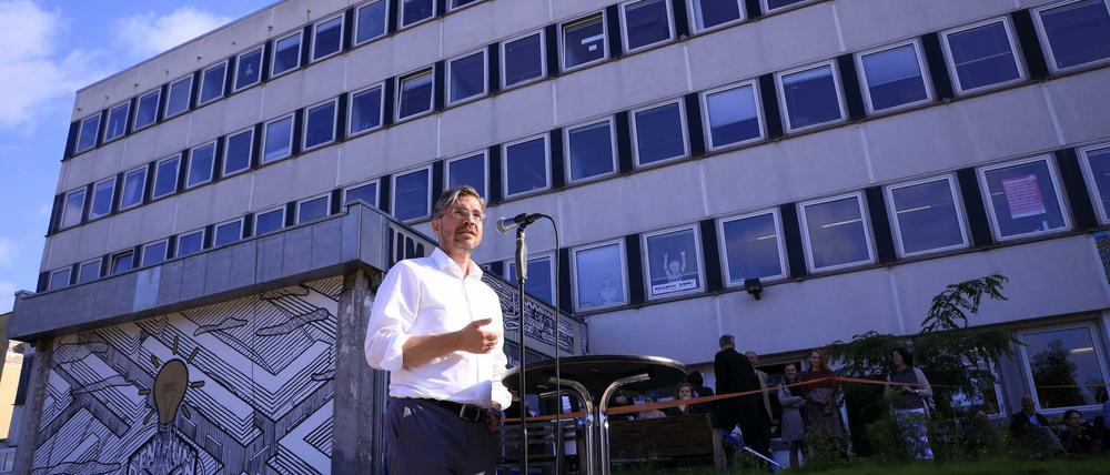 Mike Schubert (SPD) bei der Geburtstagsfeier des Rechenzentrums.