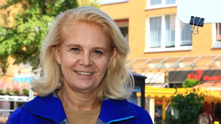 Saskia Ludwig (CDU) auf dem Rathausmarkt in Kleinmachnow.