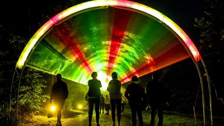 Die Schlössernacht bot Lesungen, Konzerte, Lichtinstallationen und Inszenierungen im Ambiente des historischen Parks von Sanssouci.
