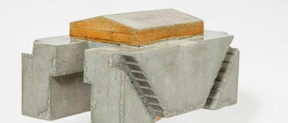Susanne Piotters Skulptur "Artefakt No. 31", zu sehen in "Three Point Turn" im KunstHaus Potsdam.