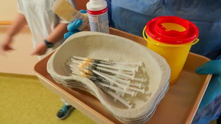 In Brandenburg werden mittlerweile auch Auffrischungsimpfungen durchgeführt (Symbolbild).