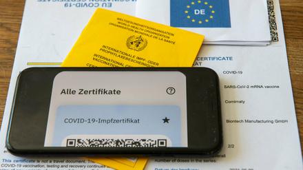 Dürfen Kliniken nur noch Geimpfte einstellen? Die Gewerkschaft Verdi sieht offene Fragen.