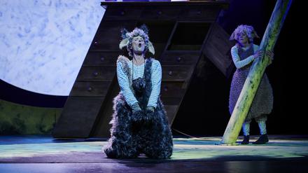 Jacob Keller als das Schaf Kalle in "Wolf sein" am Hans Otto Theater.
