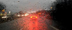 Vor allem im Westen des Landes ging es stürmisch zu (Archivbild).