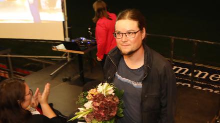 Norbert Müller, Bundestagsabgeordneter für Potsdam, bei der Wahlparty der Linken im Karl-Liebknecht-Stadion.