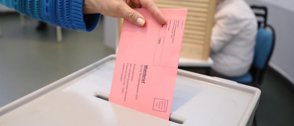 Am Sonntag haben die Potsdamerinnen und Potsdamer die Wahl. Hier im Bild das Briefwahlbüro Stadthaus Potsdam.