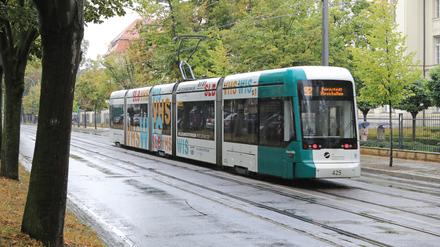 Die rund 50 Fahrgäste und der Tramfahrer blieben unverletzt (Archivbild).