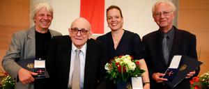 Wem Ehre gebührt: Andreas Dresen, Gottfried Kunzendorf, Marie-Luise Glahr, Uwe-Karsten Heye (v.l.).
