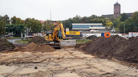 Park statt Parkplatz: Vor dem blu haben die Bauarbeiten begonnen. 