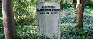 Der Grabstein von Max Friedlaender.