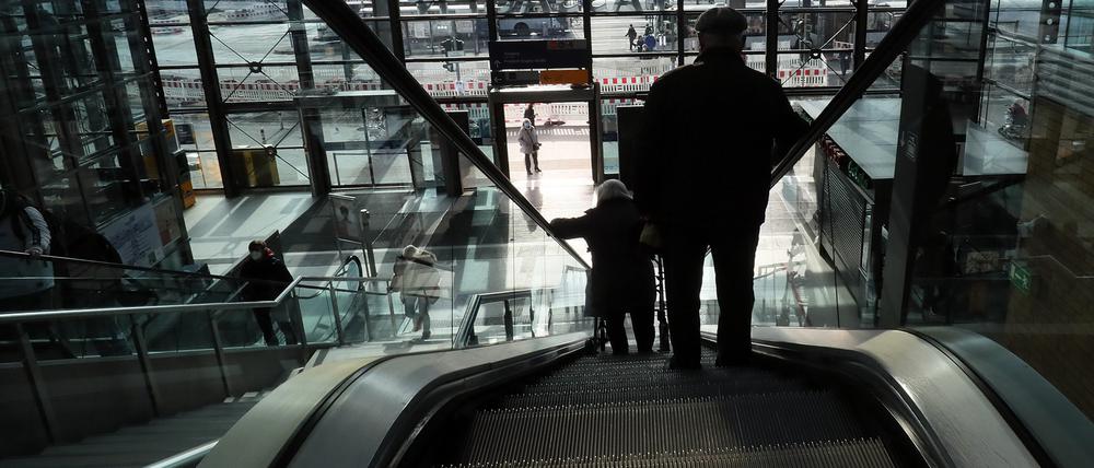 Nicht alle Rolltreppen im Hauptbahnhof funktionieren nicht.