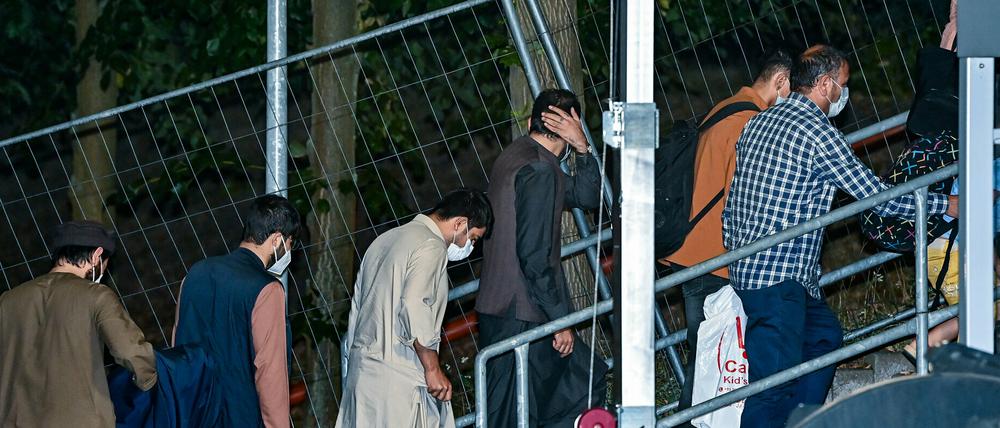 Menschen aus Afghanistan bei ihrer Ankunft im August in Doberlug-Kirchhain.