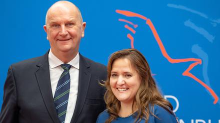 Ministerpräsident Dietmar Woidke und Forschungsministerin Manja Schüle (beide SPD).