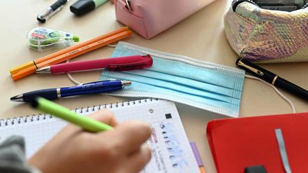 An Brandenburgs Grundschulen gilt derzeit keine Maskenpflicht (Symbolbild).