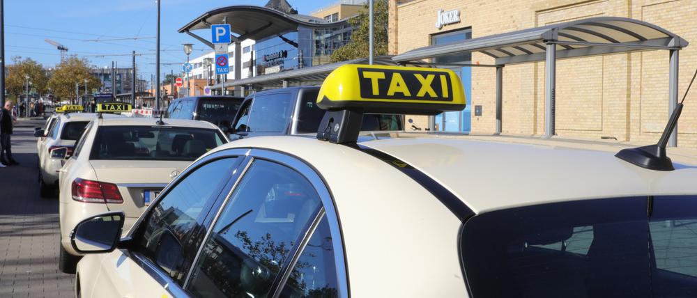 Der Taxistand am Potsdamer Hauptbahnhof.