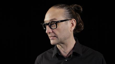 Komponist und vokaler Performancekünstler. Alex Nowitz lebt seit 28 Jahren in Potsdam.