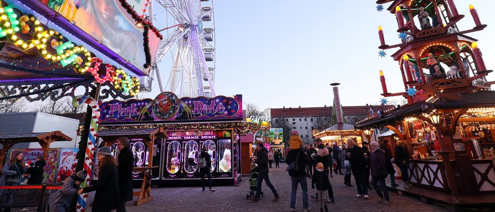 Der "Blaue Lichterglanz" wurde am Montag eröffnet.
