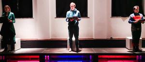 "Homo Deus" vom Potsdamer Poetenpack in der Zimmerbühne, Regie Kai O. Schubert.
