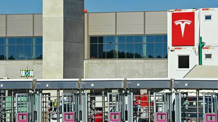 In der Gigafactory sollen rund 12.000 Beschäftigte arbeiten.