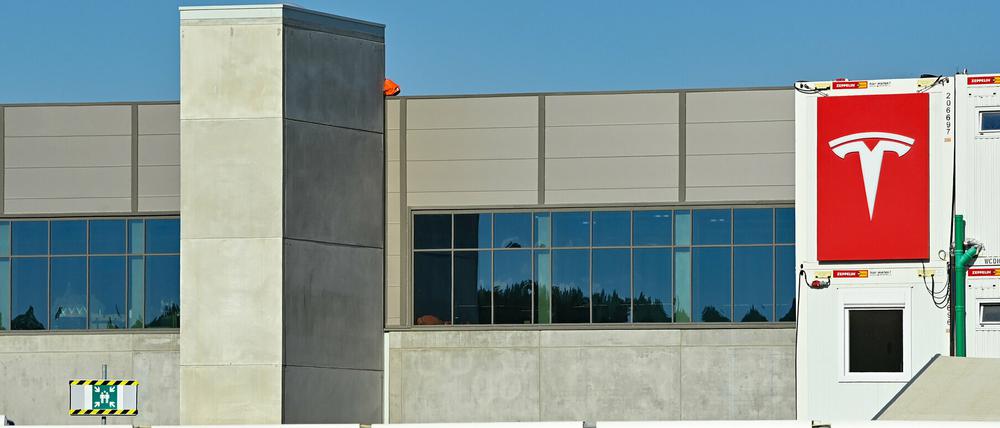 In der Gigafactory sollen rund 12.000 Beschäftigte arbeiten.
