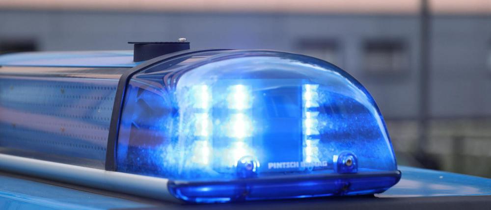 Die Polizei griff im Industriegebiet drei Verdächtige auf (Symbolbild).