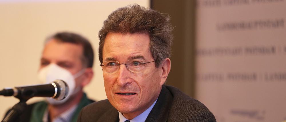 Wolfgang Huber während der Pressekonferenz am Mittwoch.