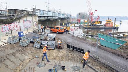 Viele Menschen zeigen den Angaben nach kein Verständnis für die Sperrung an der Zernsee-Brücke.