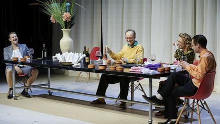 Vergnüglich. Die Komödie "Der Vorname" in der Regie von Moritz Peters ist am Silvesterabend am Hans Otto Theater zu sehen. 