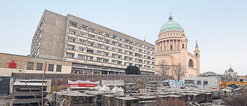 Die Bauarbeiten für das neue Studierendenwohnheim neben der Stadt- und Landesbibliothek sollen 2024 starten.