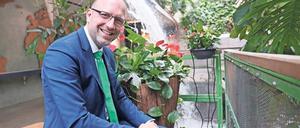Sebastian Leifgen hat in der Biosphäre jetzt das Steuer in die Hand genommen. Zuvor hat der neue Tropenhallen-Chef bereits mehrere Hotels geleitet, zuletzt die Sanierungs- und Umbauarbeiten für ein Hotel am Timmendorfer Strand verantwortet.
