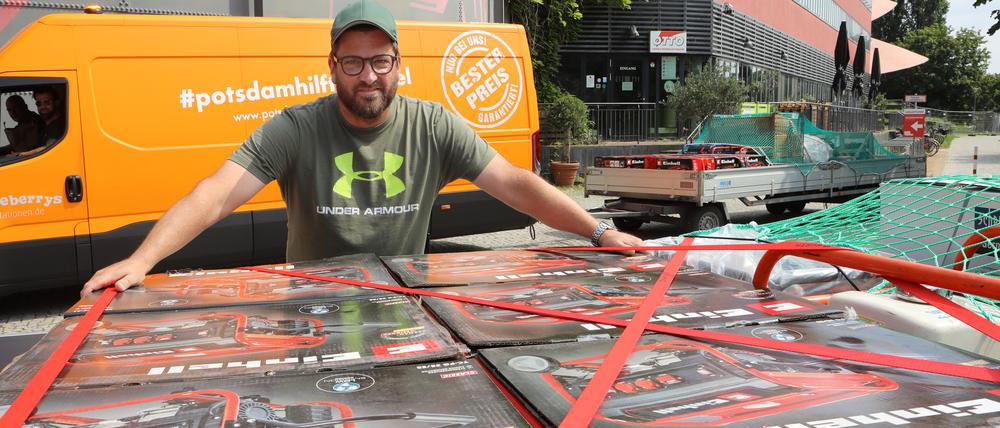 Nach der Flut in der Eifel organisierte Sebastian Frenkel einen Hilfstransport mit Bautrocknern.