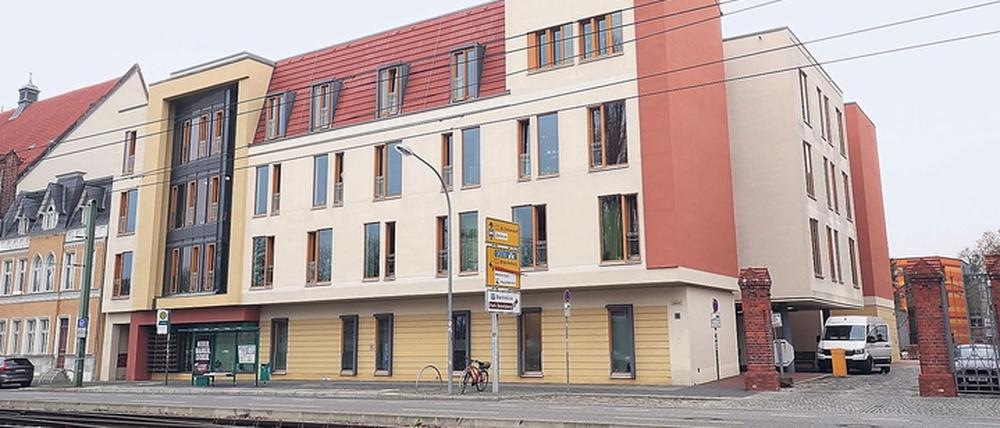 Die Angeklagte und mehrere, teils ehemalige Kolleg:innen des Thusnelda-von-Saldern-Hauses beklagten eine unzureichende personelle Ausstattung.