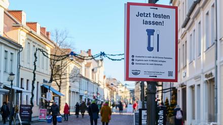 Schild an der Brandenburger Straße in Potsdam.