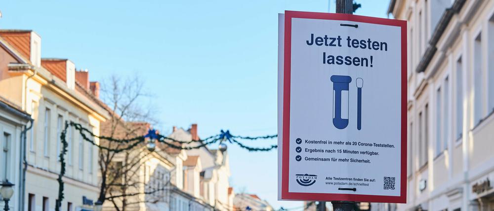Schild an der Brandenburger Straße in Potsdam.