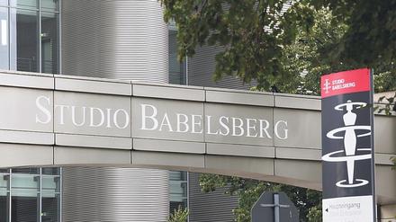 Das Einfahrtstor zum Studiogelände in Babelsberg.