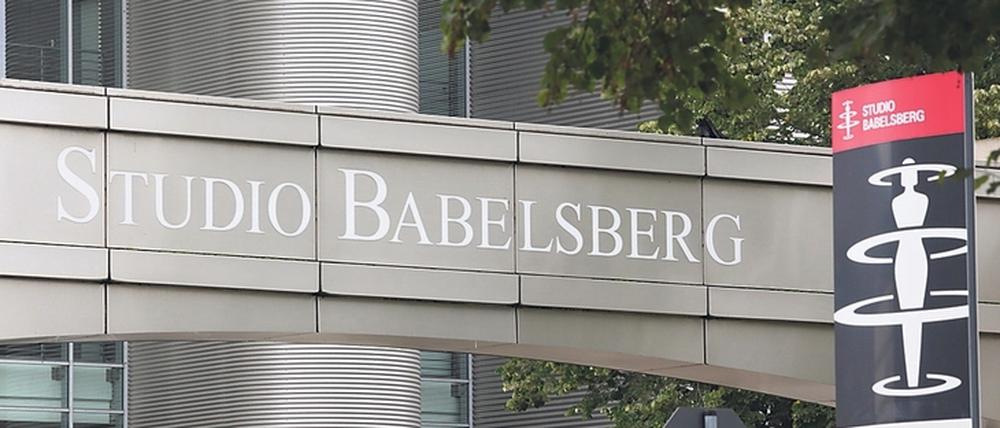 Das Einfahrtstor zum Studiogelände in Babelsberg.