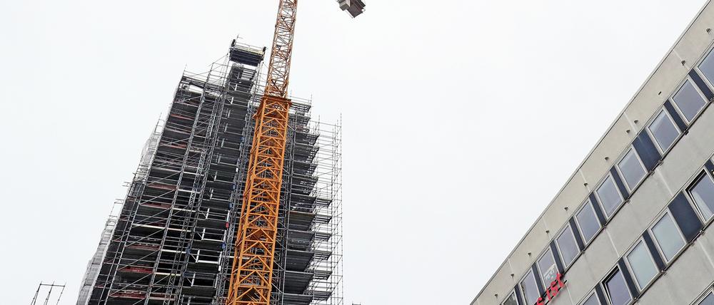 Der Turm der Garnisonkirche befindet sich noch im Bau.