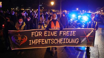 Hunderte Menschen beteiligten sich zuletzt an den Potsdamer Demonstrationen der Impfpflicht-Gegner.