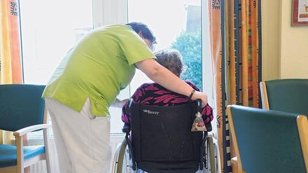 Für Beschäftigte in der Pflege und im medizinischen Bereich gilt ab 16. März eine Impfpflicht. 