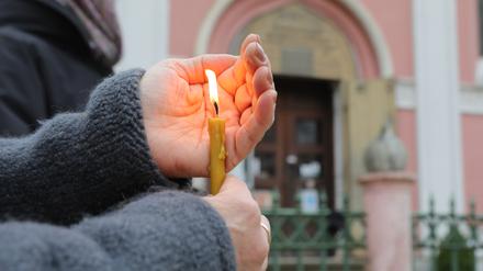An der russisch-orthodoxen Alexander-Newski-Gedächtniskirche wurden Kerzen für den Frieden entzündet.