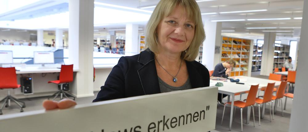 Bibliotheksleiterin Marion Mattekat.