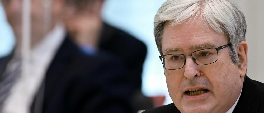 Brandenburgs Wirtschaftsminister Jörg Steinbach (SPD) ruft zu Besonnenheit auf.